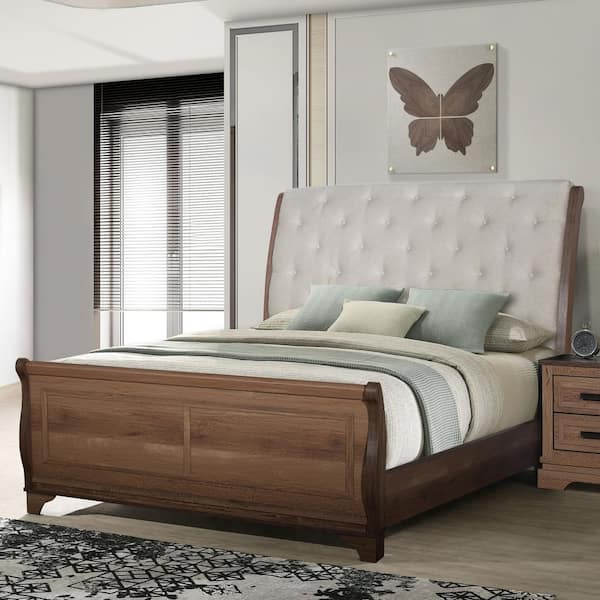 New Classic Furniture Coventry Hall Pecan Brown Wood Frame Queen Sleigh Bed