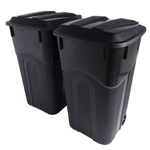32 Gal. Black Rolling Outdoor Garbage/Trash Can with Wheels and Lid (2-Pack)
