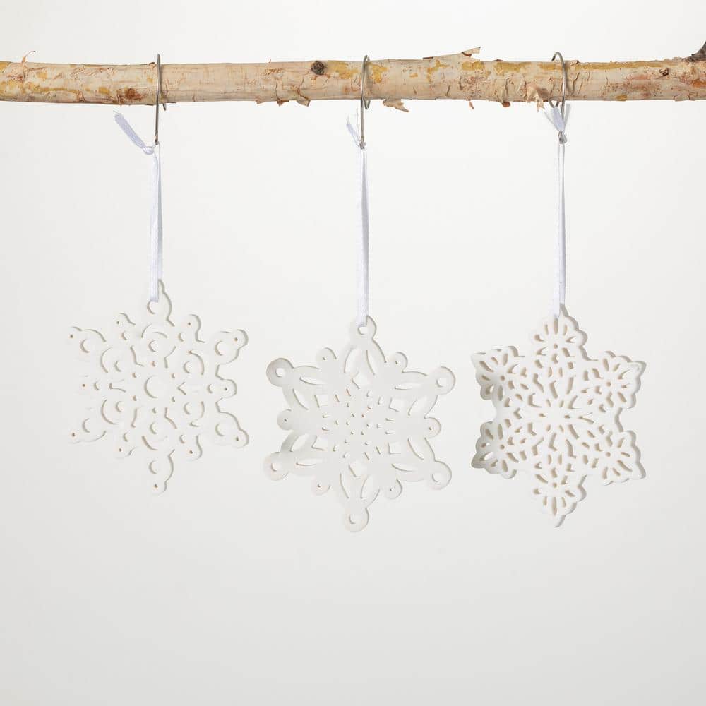 10 of Our Best Snowflake Ornaments That'll Guarantee a White Christmas