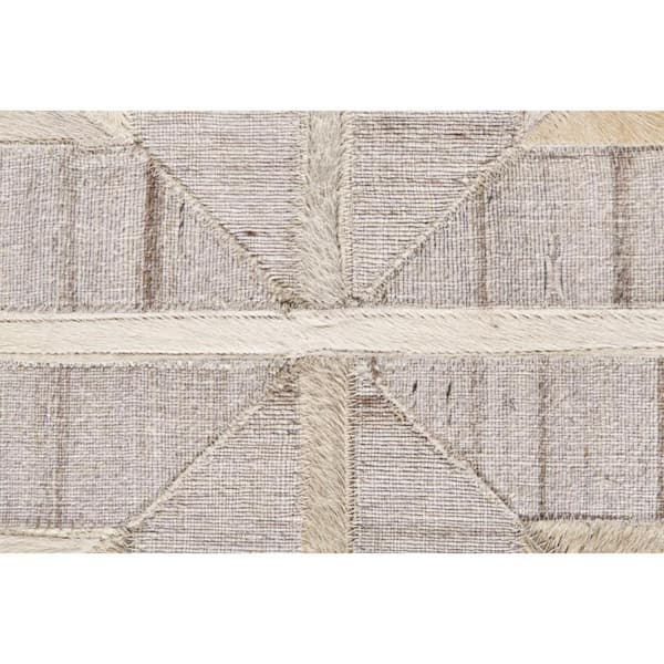 HomeRoots 5 x 8 Gray and Ivory Geometric Area Rug