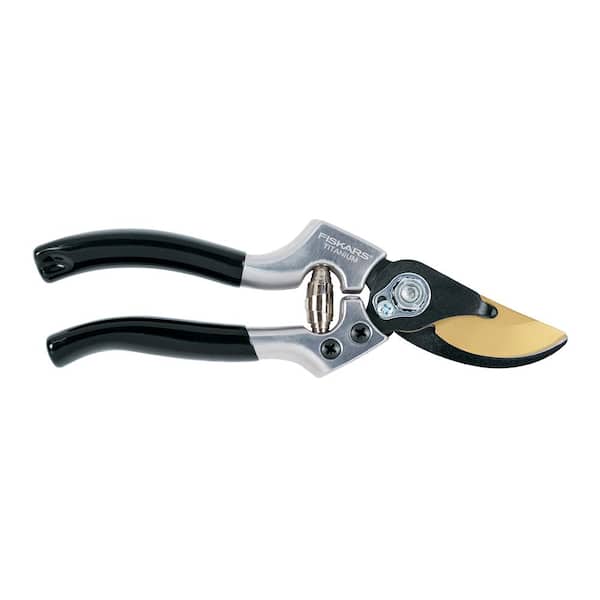 Fiskars Titanium Bypass Pro Pruner
