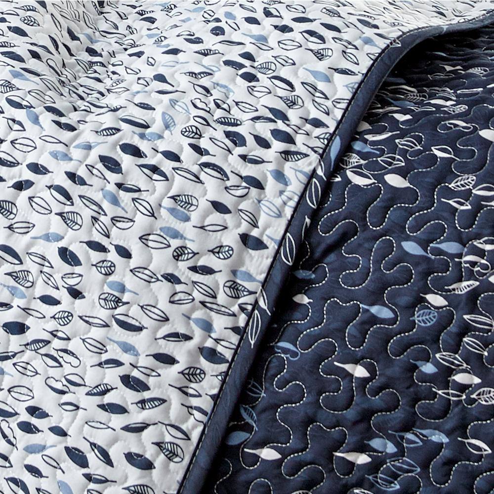 Botanical Leaves Blue Reversible Microfiber Full/Queen Quilt Set