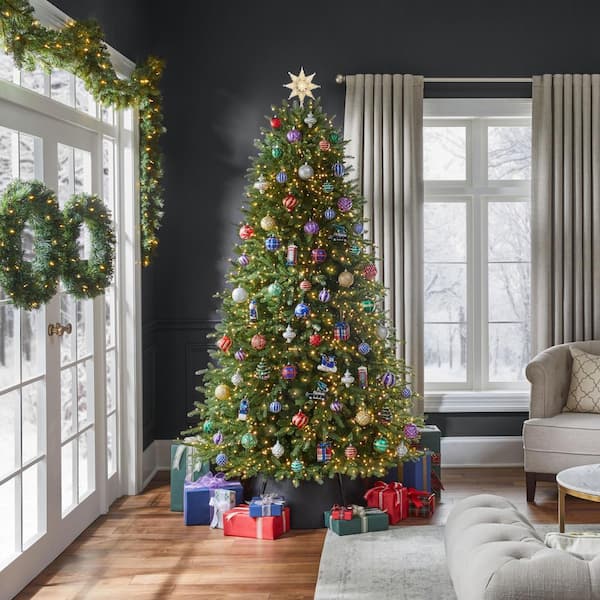 https://images.thdstatic.com/productImages/0f3156c0-cb0d-4472-b16e-5e7bcfffd551/svn/home-decorators-collection-pre-lit-christmas-trees-21le31007-e1_600.jpg