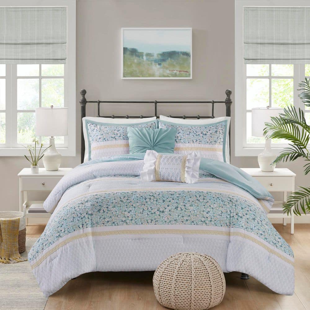 Aqua Seersucker Floral Full Comforter Set with Throw Pillows