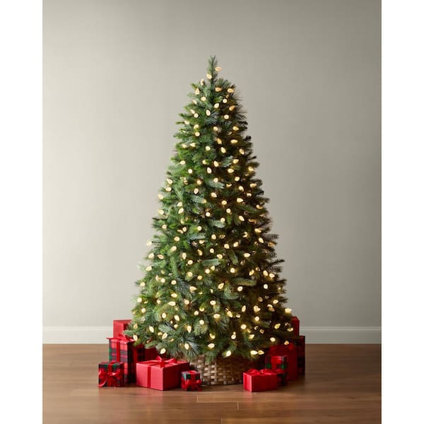 7.5 ft Castleberry Pine LED Pre-Lit Tree T37