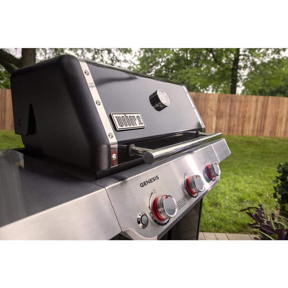 https://images.thdstatic.com/productImages/0f5a0523-b49c-46bb-bf2c-7bacab093a6b/svn/weber-propane-grills-1500010-fa_1000.jpg
