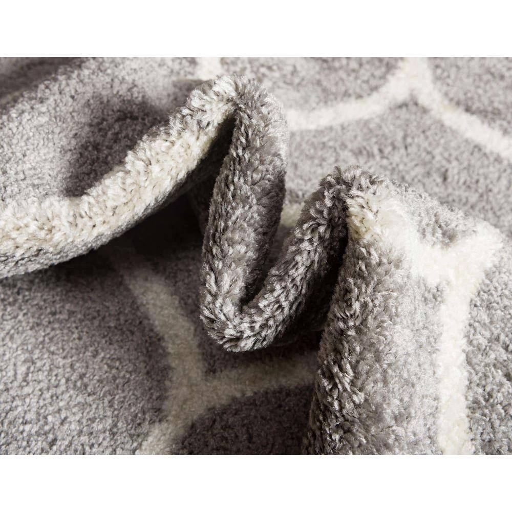 7' Round Light Gray/Ivory Trellis Synthetic Area Rug