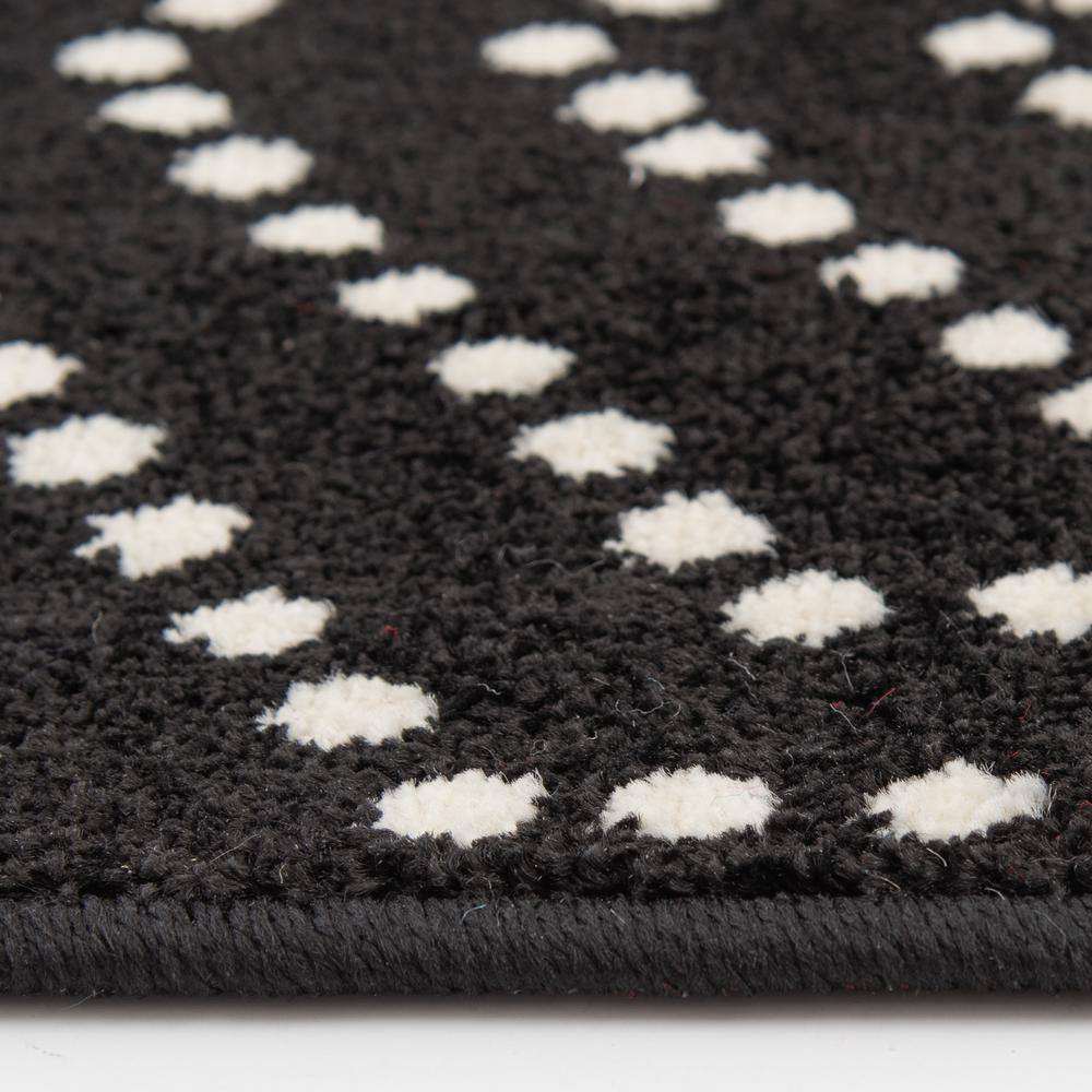 Trendy Geometric Black and White 5' x 7' Outdoor-Indoor Rug