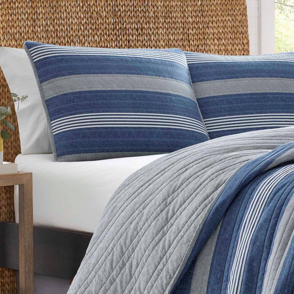 Twin Blue Cotton Reversible Quilt Set with Shams