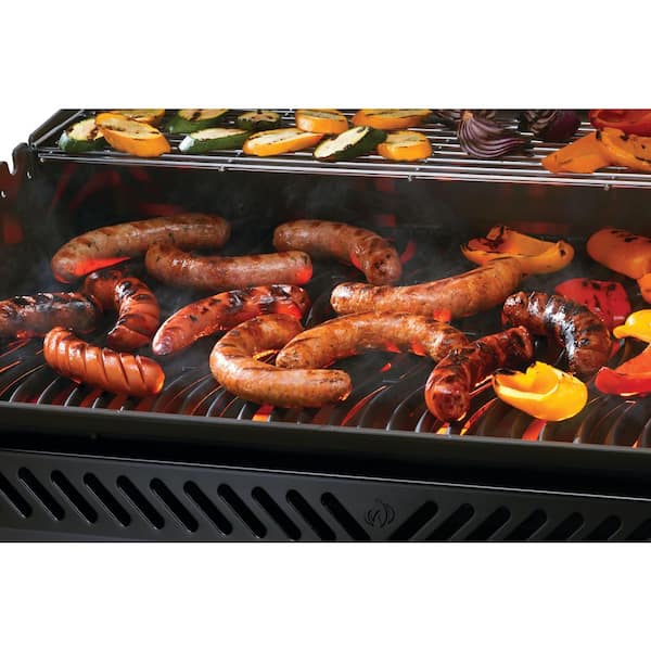 Rogue PRO 625 5-Burner Natural Gas Grill in Black with Infrared Side Burner and Cast Iron Cooking Grids