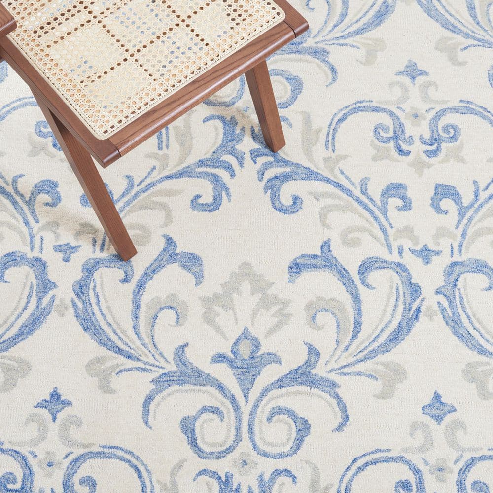 Ivory and Blue Floral Handmade Wool Area Rug, 4' x 6'
