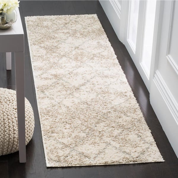 Berber Shag Cream/Light Gray 2 ft. x 6 ft. Geometric Runner Rug