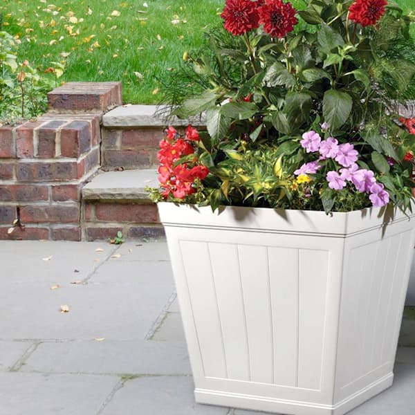 Hanover 14 in. Black Resin Beadboard Self-Watering Square Planter