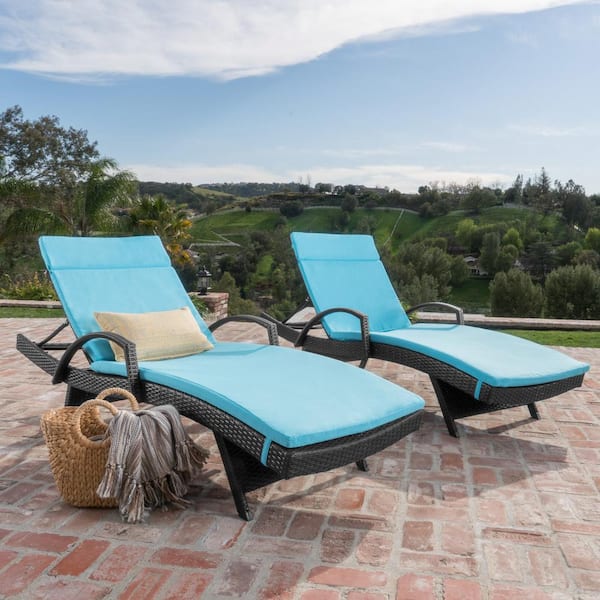 Noble House Miller Grey 2-Piece Faux Rattan Outdoor Chaise Lounge Set with Blue Cushions and Armrest