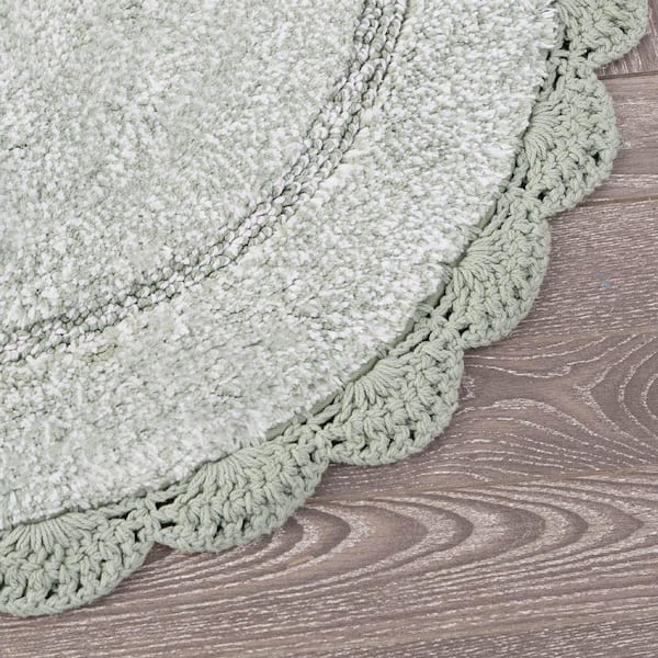 Eloise Crochet Border 26in. Green Solid Cotton Round Bath Mat