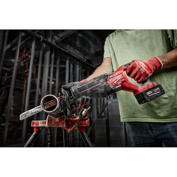 Milwaukee M18 FUEL 18-Volt Lithium-Ion Brushless Cordless Combo Kit (5-Tool)  with 10 in Dual Bevel Sliding Compound Miter Saw 3697-25-2734-20 The Home  Depot