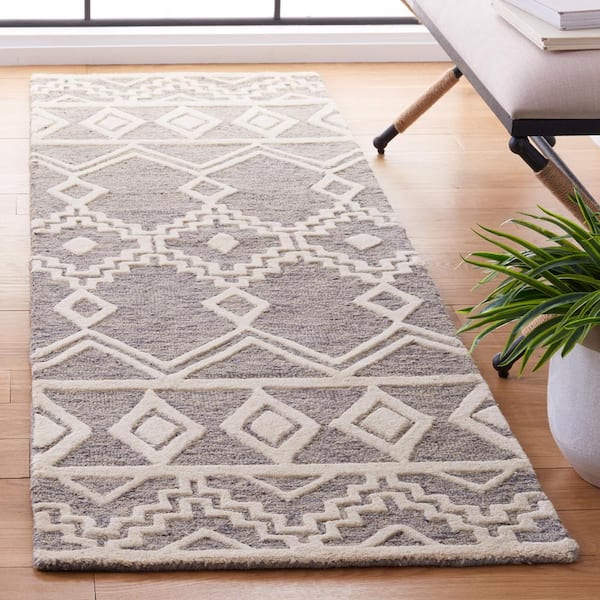Abstract Gray/Ivory 2 ft. x 8 ft. Chevron Tribal Runner Rug