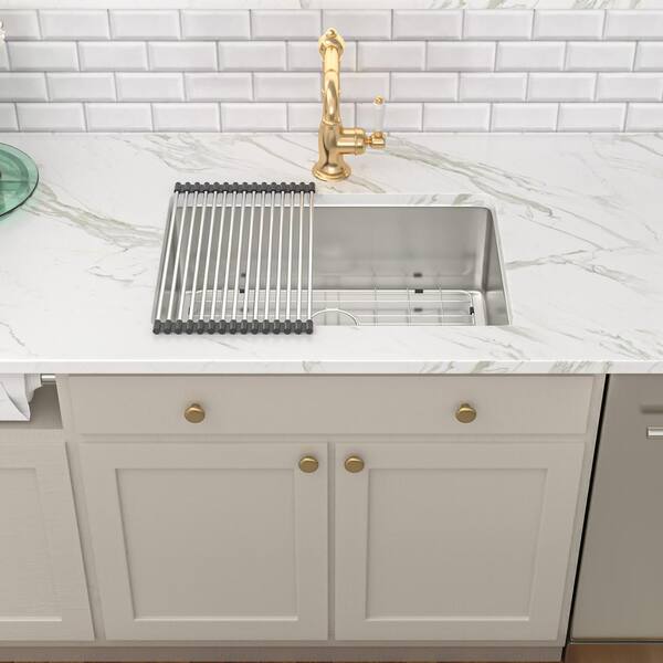 https://images.thdstatic.com/productImages/0fc42fb9-9289-4193-b3f0-b8c9f7b64257/svn/stainless-steel-brushed-undermount-kitchen-sinks-al-3018u-c3_600.jpg