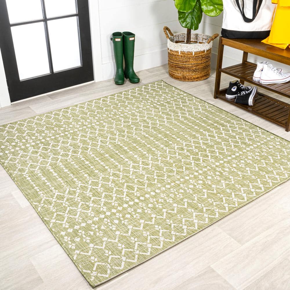 https://images.thdstatic.com/productImages/0fe9c6e0-d659-44aa-8802-e3e663acd1ae/svn/light-green-cream-jonathan-y-outdoor-rugs-smb108n-5sq-64_1000.jpg