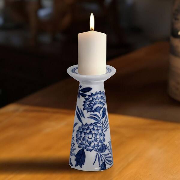 Liv & Skye 8 in. Blue/White Stoneware Chinoiserie Candle