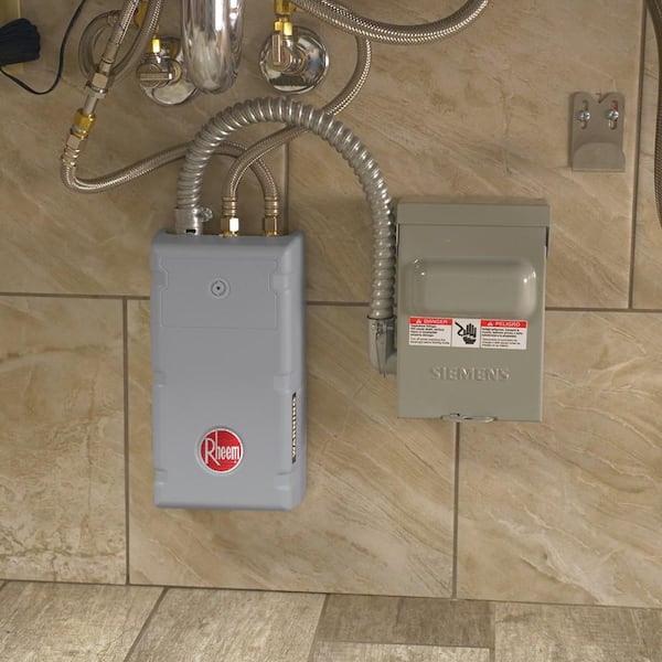 What Size Breaker for an Electric Tankless Water Heater?