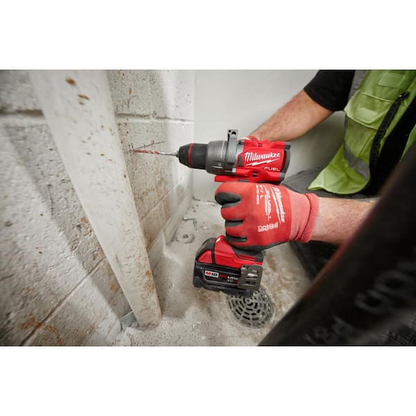 Milwaukee - M18 FUEL 18V Lithium Ion Brushless Cordless 1/2 in. Hammer Drill/Driver with (2) 6Ah High Output Batteries and Charger