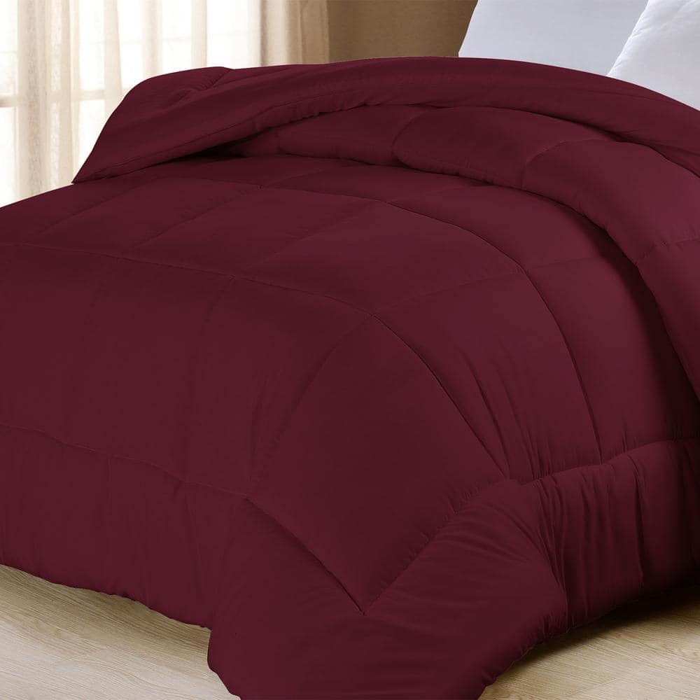 Burgundy Queen Reversible Down-Alternative Microfiber Comforter