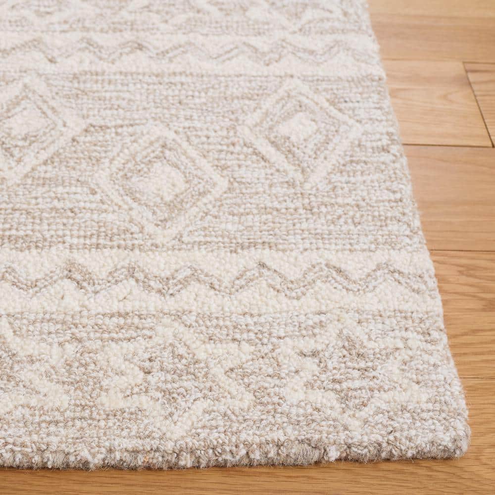 Hand-Tufted Beige/Ivory Woolen Soft Textured Area Rug - 2'6" x 4'