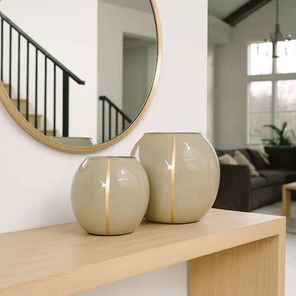 castellousa Ivory Decorative Handmade Glass Round Flower Vases