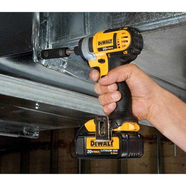 DEWALT - 20V MAX Lithium-Ion Cordless Combo Kit (2 Piece), Mechanics Tool Set (200 Piece), (2) 20V 1.3Ah Batteries, and Charger