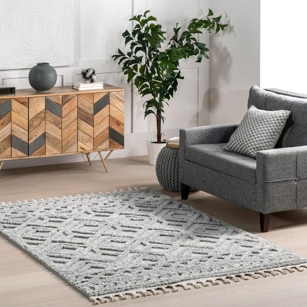 Akia Lattice High/Low Tassel Accent Rug Light Grey 3 ft. x 5 ft. Area Rug