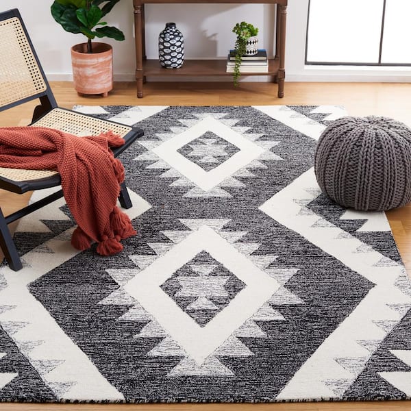 Casablanca Ivory/Black 5 ft. x 8 ft. Abstract Chevron Area Rug