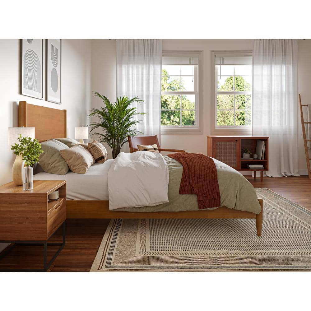 Pasadena Light Toffee Full Solid Wood Platform Bed with Headboard