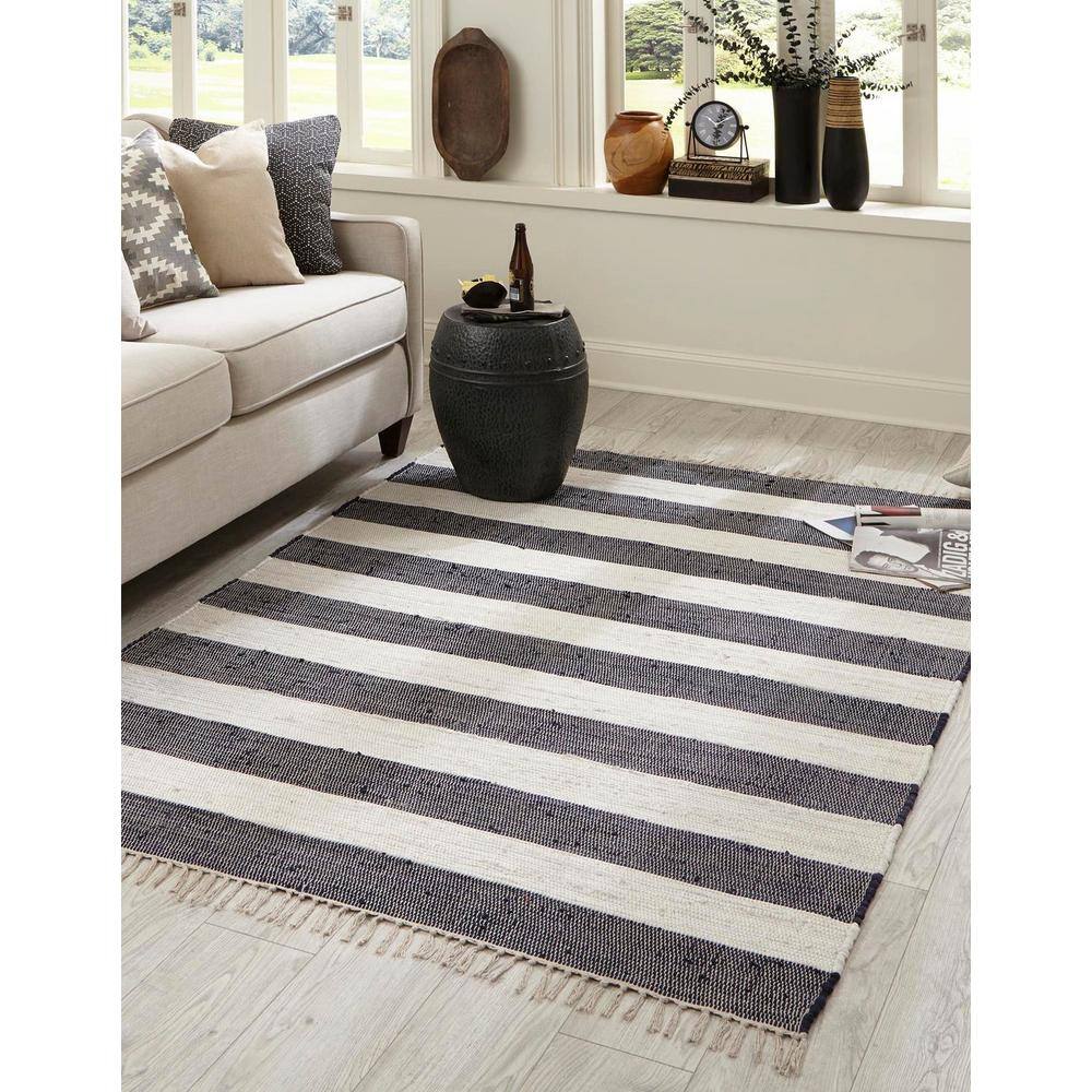 Handmade Navy Blue Braided Stripe 8' x 10' Easy-Care Rug