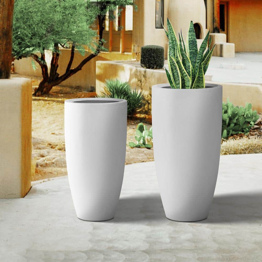 https://images.thdstatic.com/productImages/1069a1d9-9a73-4741-91bf-39731a3afeab/svn/solid-white-plant-pots-pa099s2-8011-64_1000.jpg