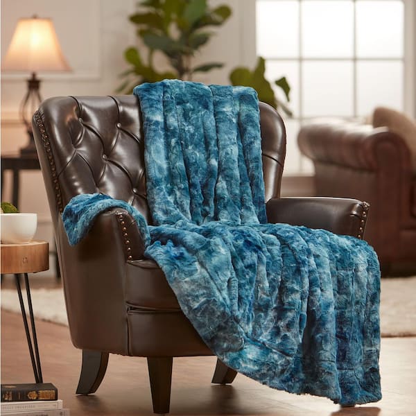 CHANASYA Wolf Blue Polyester Throw Blanket with Reversible Sherpa