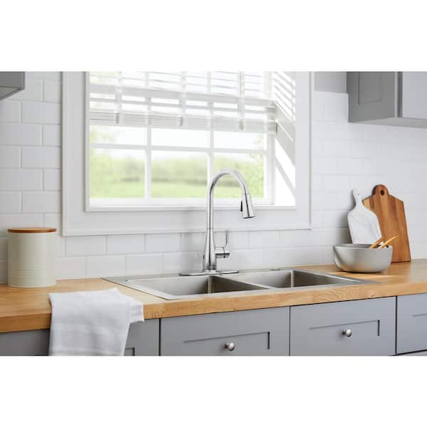 Sadira Touchless Single-Handle Pull-Down Sprayer Kitchen Faucet in Polished Chrome