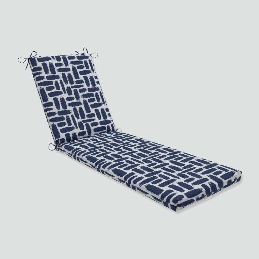 Pillow Perfect 23 x 30 Outdoor Chaise Lounge Cushion in Blue/White Baja