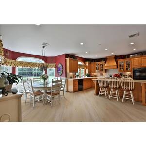 Shenandoah Oak 0.27 in. T x 7.5 in. W Waterproof Engineered Hardwood Flooring (23.3 sqft/case)