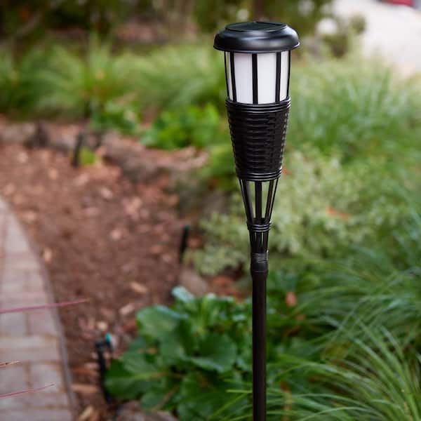 Outdoor Solar Lantern Torch Lights with Flickering Flame Waterproof Metal  LED Decorative Garden Lights Solar Tabletop Lamp for Yard Patio Pathway