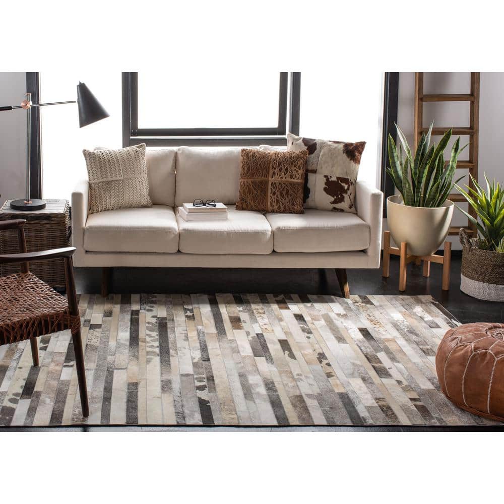 Hand-Knotted Geometric Gray Cowhide Accent Rug 2' 3" x 5'