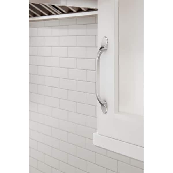 Ravino 5-1/16 in. (128mm) Classic Polished Chrome Arch Cabinet Pull