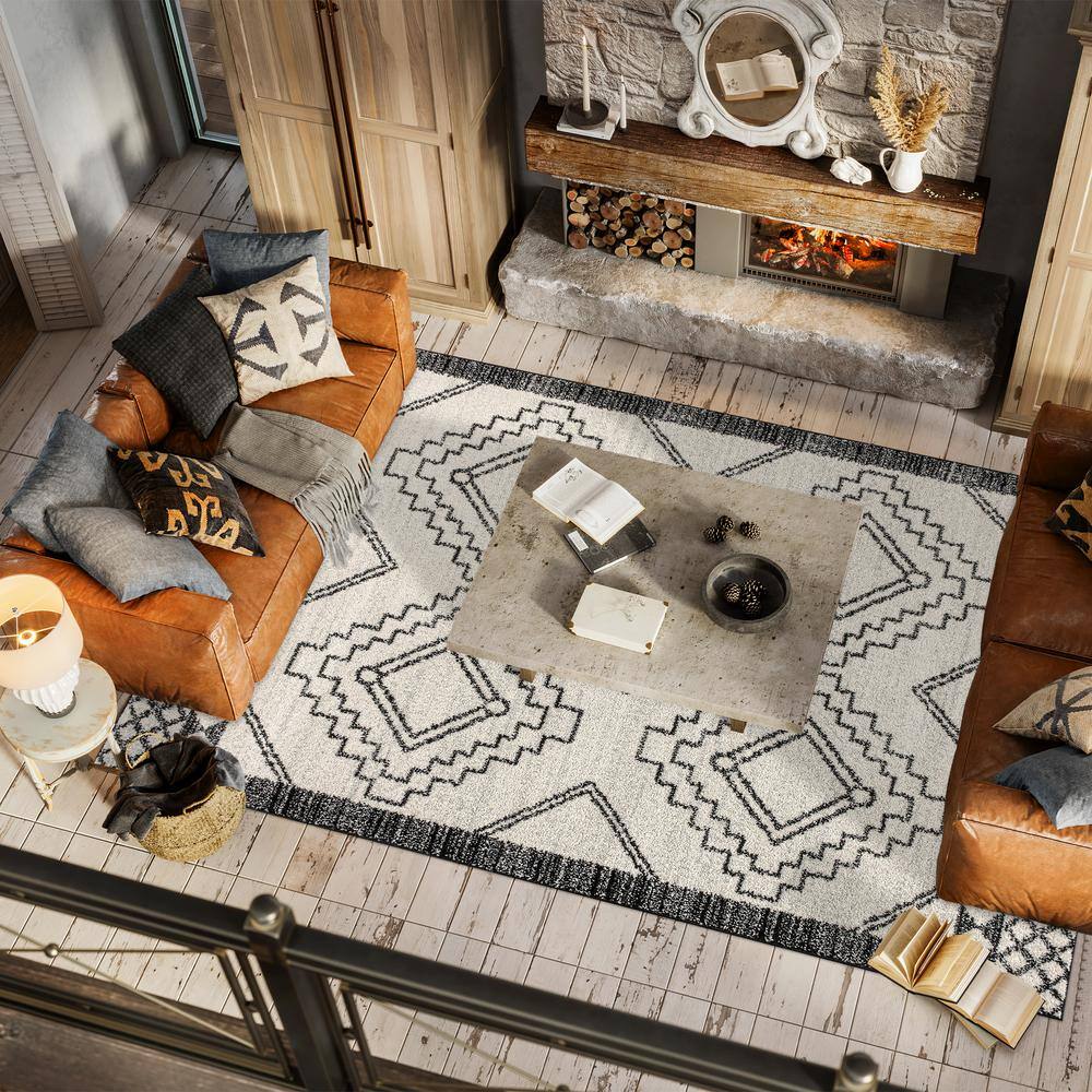 Amir Moroccan Cream and Black Geometric 4' x 6' Rug