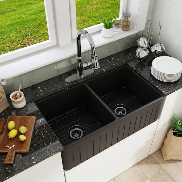 33 in. Farmhouse/Apron-Front Double Bowl Black Fine Fireclay Kitchen Sink  with Bottom Grid and Strainer Basket