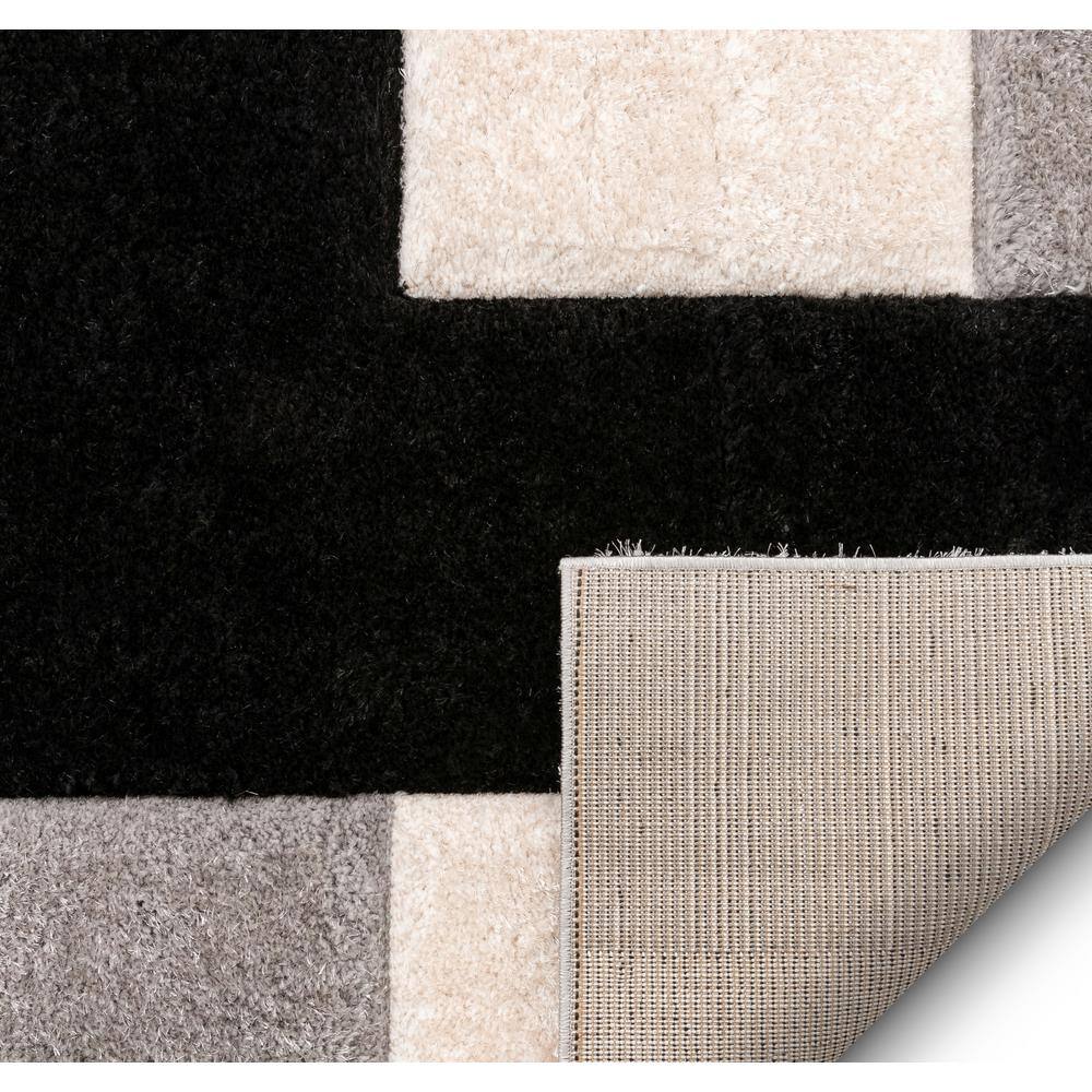 San Francisco Black and Gray Geometric Shag Area Rug 5' x 7'