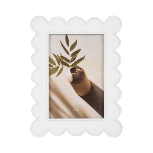 Liv & Skye 6 in. x 8 in. White Resin Glass Scalloped Edge Photo Frame
