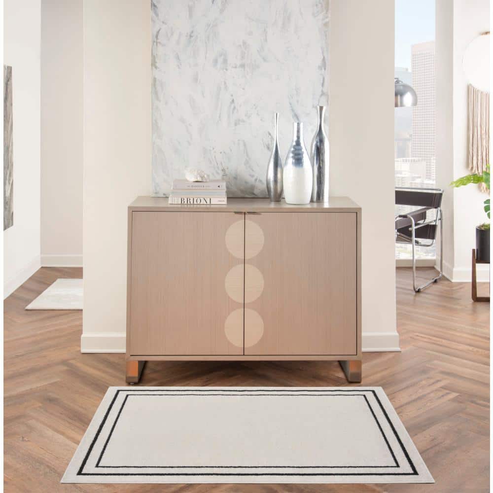 Essential Elegance Ivory/Black Synthetic 2' x 4' Outdoor Rug