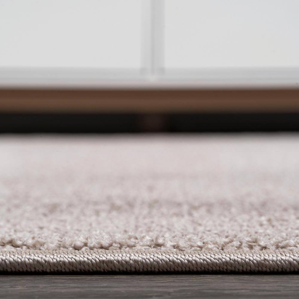 Beige Low-Pile Synthetic Reversible Area Rug, 3 x 5 ft