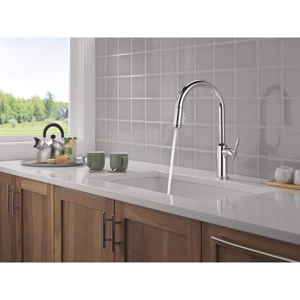 ディディ Delta Cordova Chrome 17.13 in. H Pull Down Sprayer Kitchen Faucet