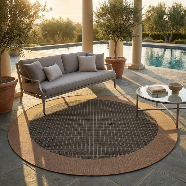 Recife Checkered Field 8 ft. Round Black-Brown Solid Indoor/Outdoor Area Rug